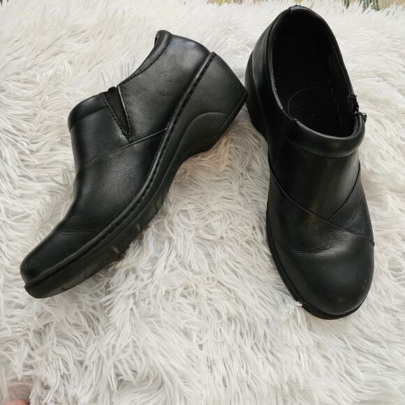 Clarks Channing Essa Black Leather Closed Toe Size Women's 7.5 - Picture 1 of 6